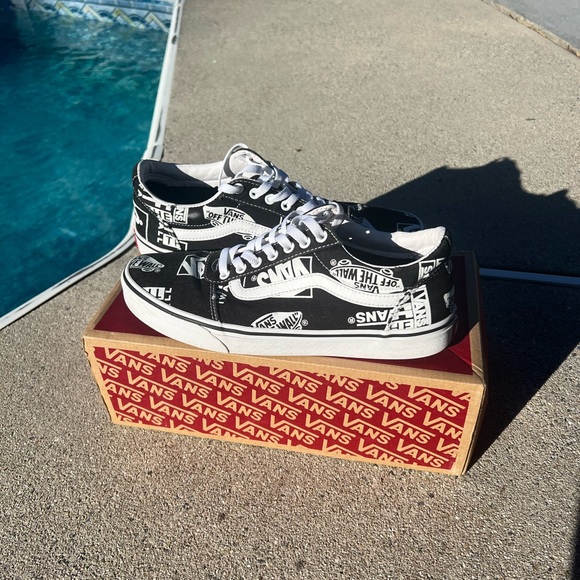 Vans Old Skool Logo Black and White - Picture 2 of 3